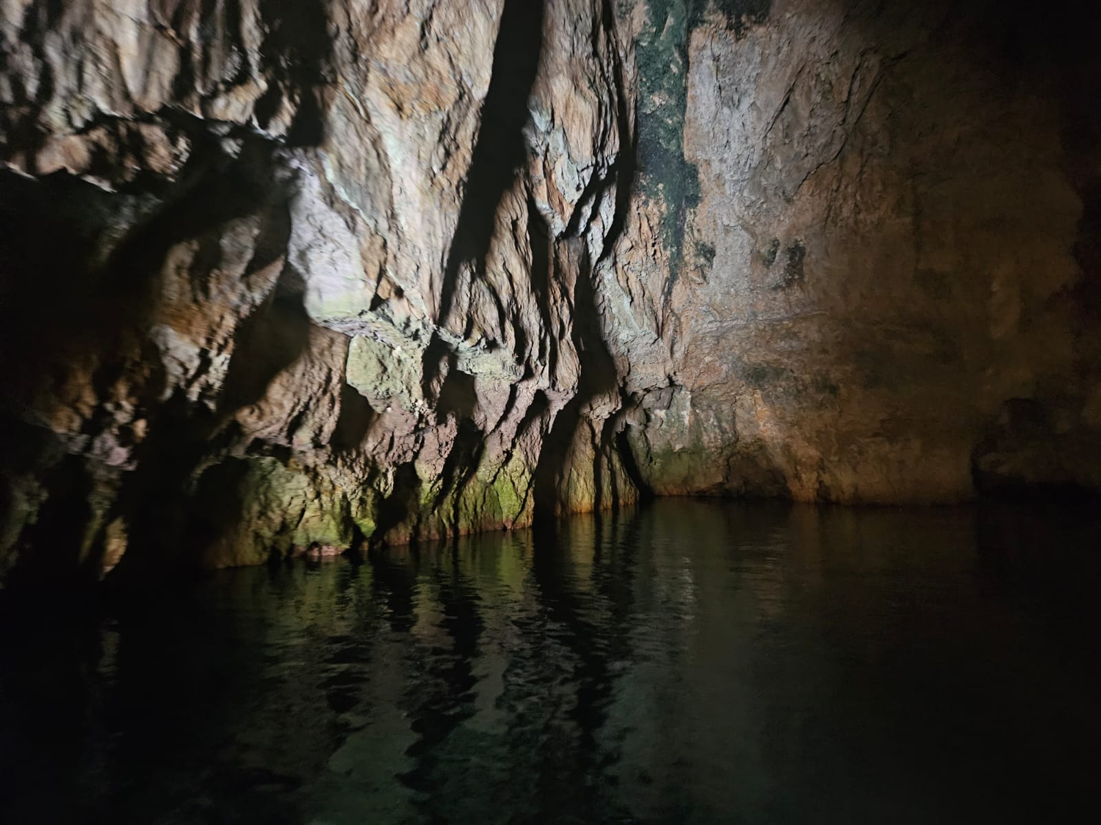 Parte interna da Gruta Azul