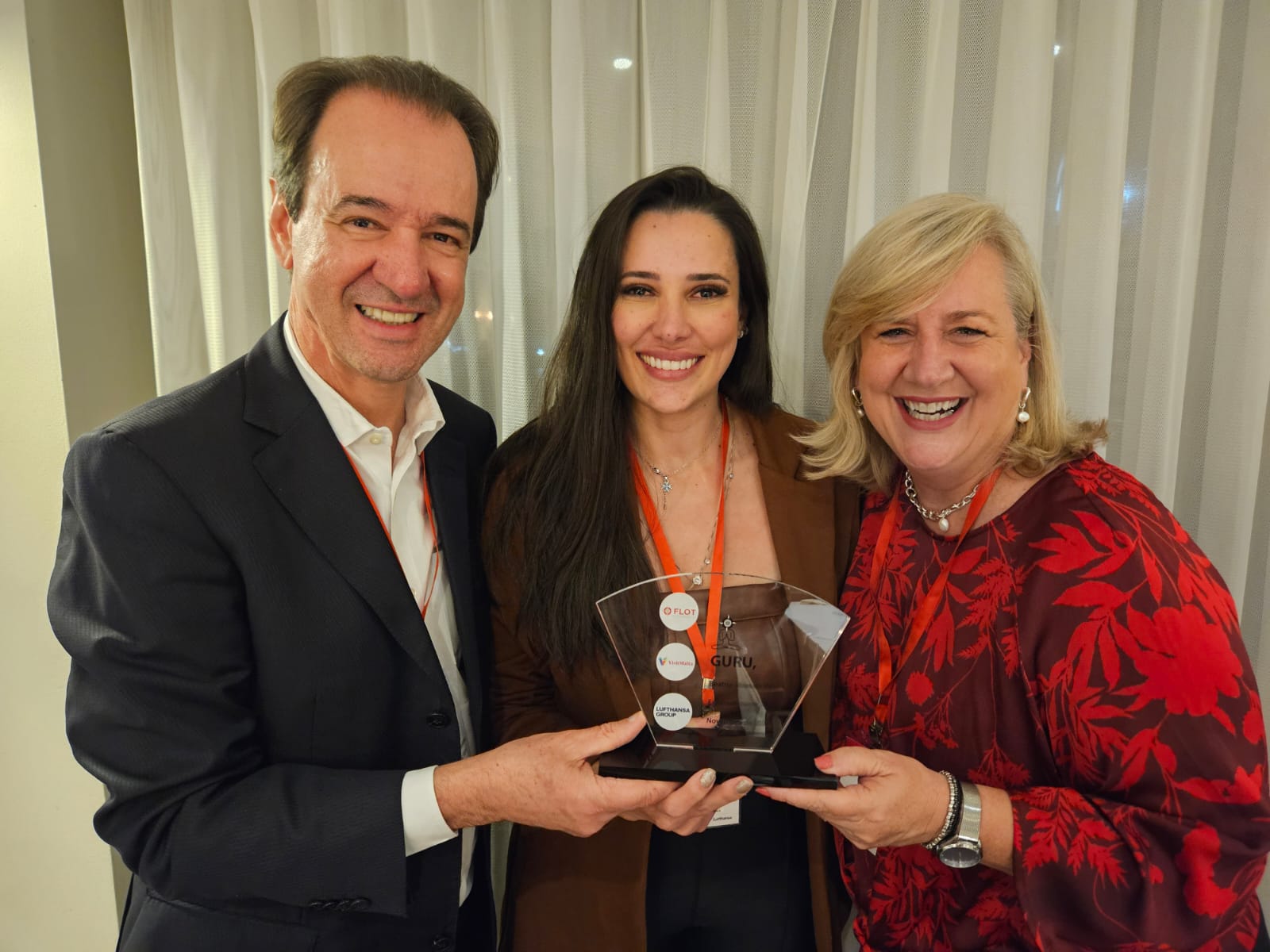 Eduardo Barbosa, presidente da Flot, Beatriz do Vale, do Mercado & Eventos, e Annette Taeuber, diretora Luthtansa Group do Brasil Eduardo Barbosa, presidente da Flot, Beatriz do Vale, do Mercado & Eventos, e Annette Taeuber, diretora Luthtansa Group do Brasil