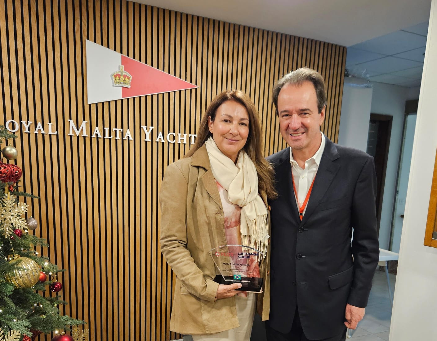 Francesca Vicenti, senior manager do Turismo de Malta, e Eduardo Barbosa, presidente da Flot Francesca Vicenti, senior manager do Turismo de Malta, e Eduardo Barbosa, presidente da Flot
