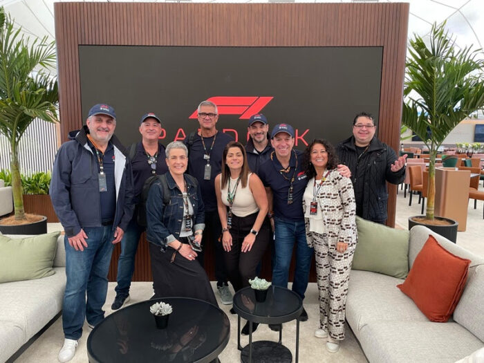 MSC Cruzeiros promove experiência para agentes no GP de São Paulo de Fórmula 1 1 Representantes das agências de viagens parceiras da MSC Cruzeiros participam de experiência única durante o Grande Prêmio de São Paulo de Fórmula 1 2024 (Divulgação/MSC Cruzeiros)