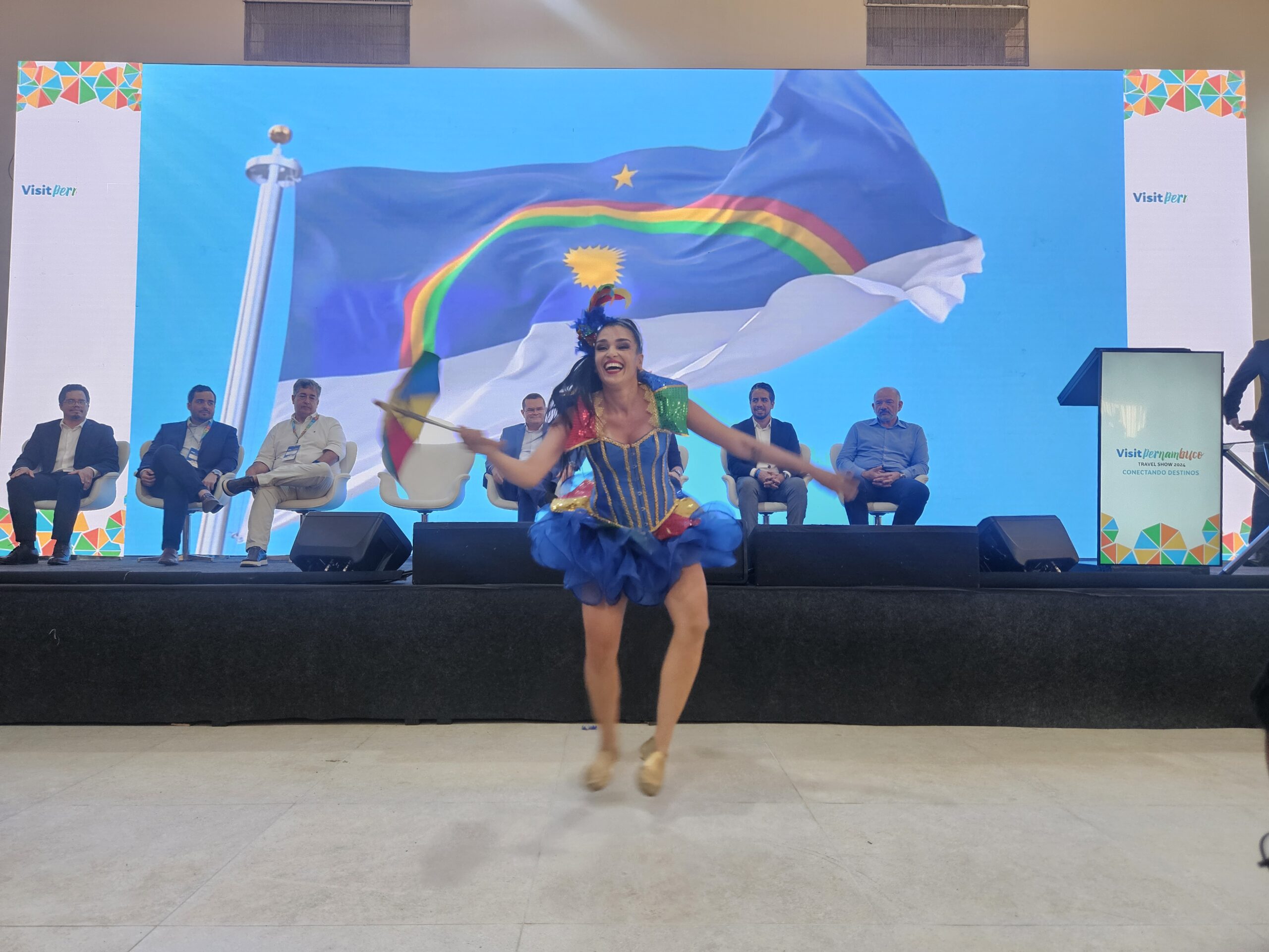 Apresentação de frevo na cerimônia de solenidade do Visit Pernambuco 2024 Apresentação de frevo na cerimônia de solenidade do Visit Pernambuco 2024