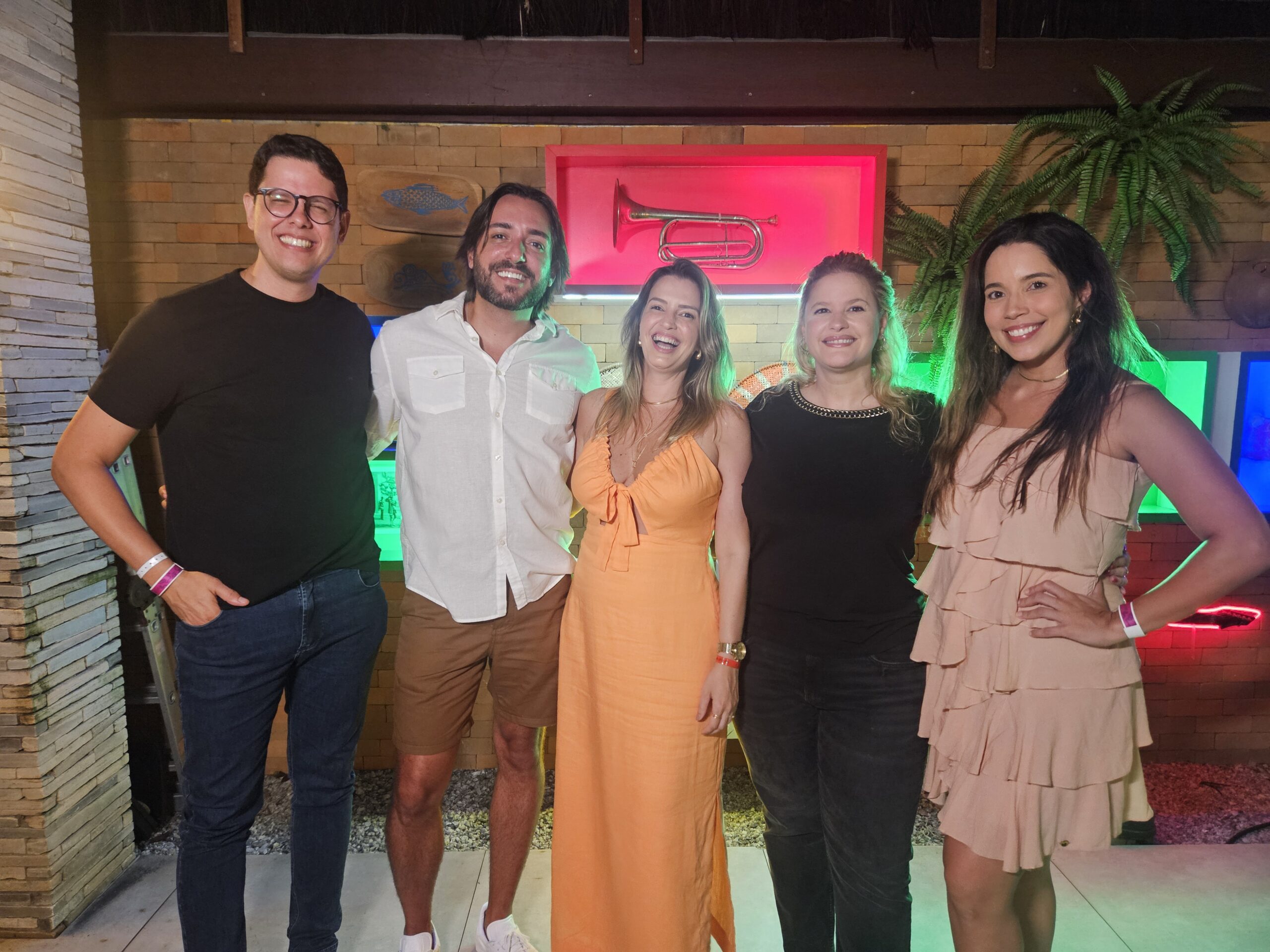 Fábio Cardoso, da Decolar, Marcelo Godeiro, da Webbeds, Márcia Galvão, Hotelbeds, Cristina Ruckert, da Booking.com, e Tanite Melo, da Keytel/Beds4travel Fábio Cardoso, da Decolar, Marcelo Godeiro, da Webbeds, Márcia Galvão, Hotelbeds, Cristina Ruckert, da Booking.com, e Tanite Melo, da Keytel/Beds4travel