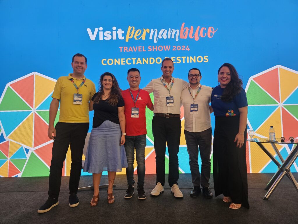 Participantes do painel sobre o Cenário do Turismo Nacional no Summit PE Participantes do painel sobre o Cenário do Turismo Nacional no Summit PE