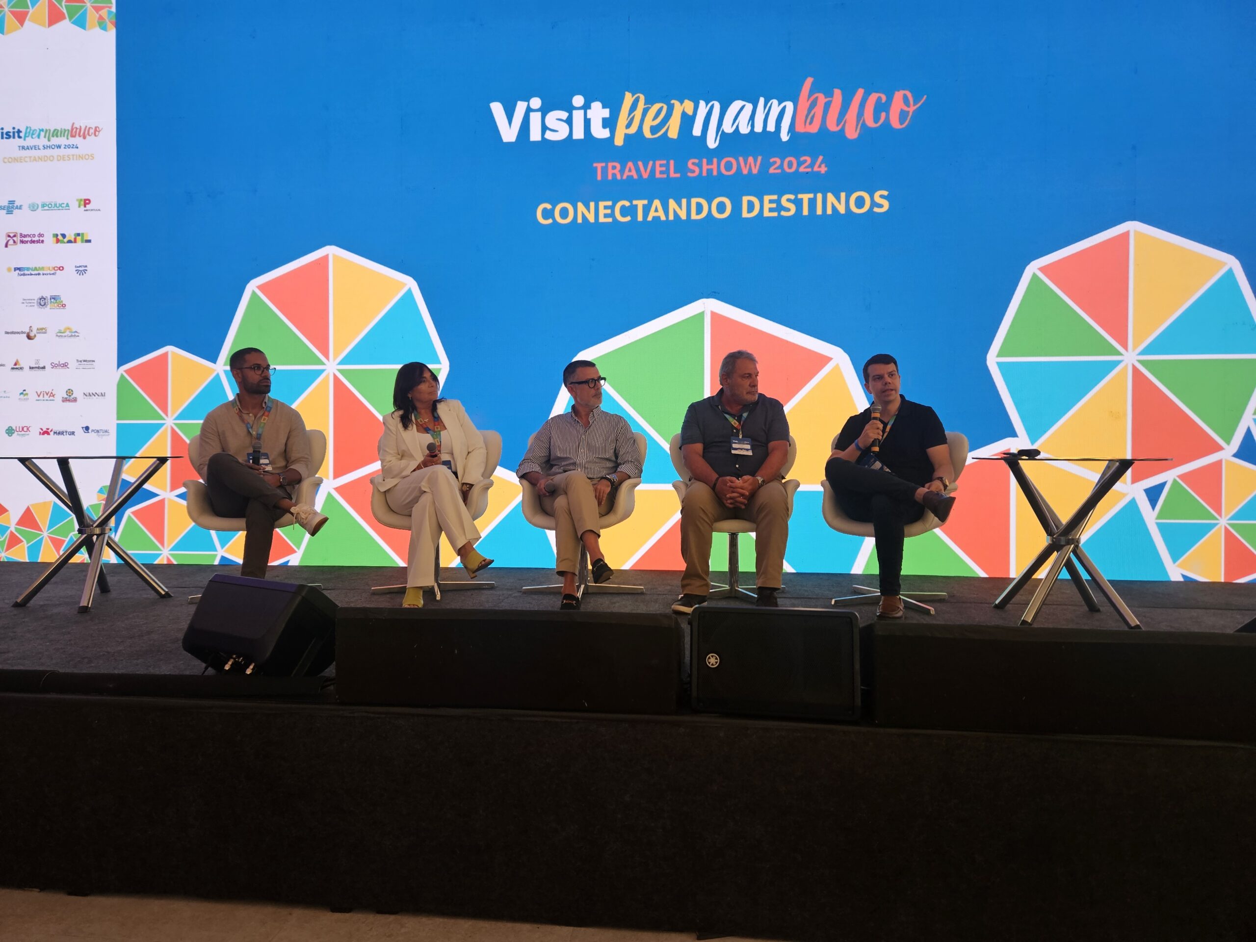 Painel sobre o Cenário do Turismo Internacional Painel sobre o Cenário do Turismo Internacional