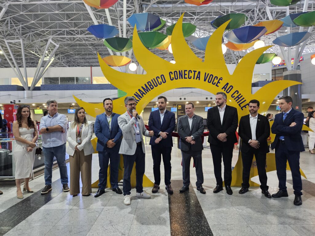 Autoridades do turismo reunidas no aeroporto internacional de Recife (PE) Autoridades do turismo reunidas no aeroporto internacional de Recife (PE)