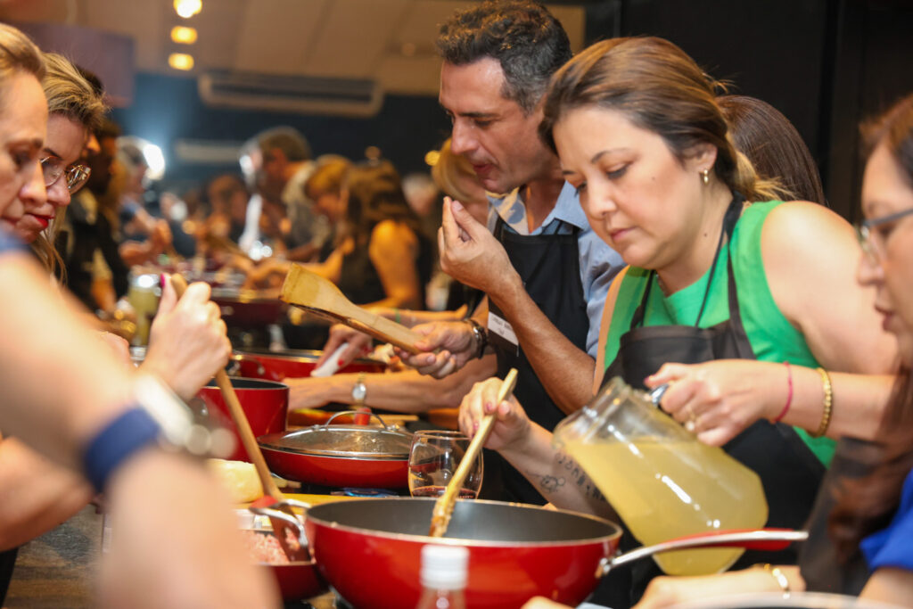 Convidados se empenharam nas receitas Convidados se empenharam nas receitas