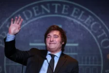 Com novas regras de Milei, brasileiros enfrentam restrições na Argentina