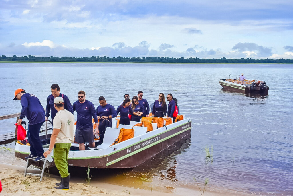 52 agentes de viagens participaram da trilha no arquipélago de Anavilhanas