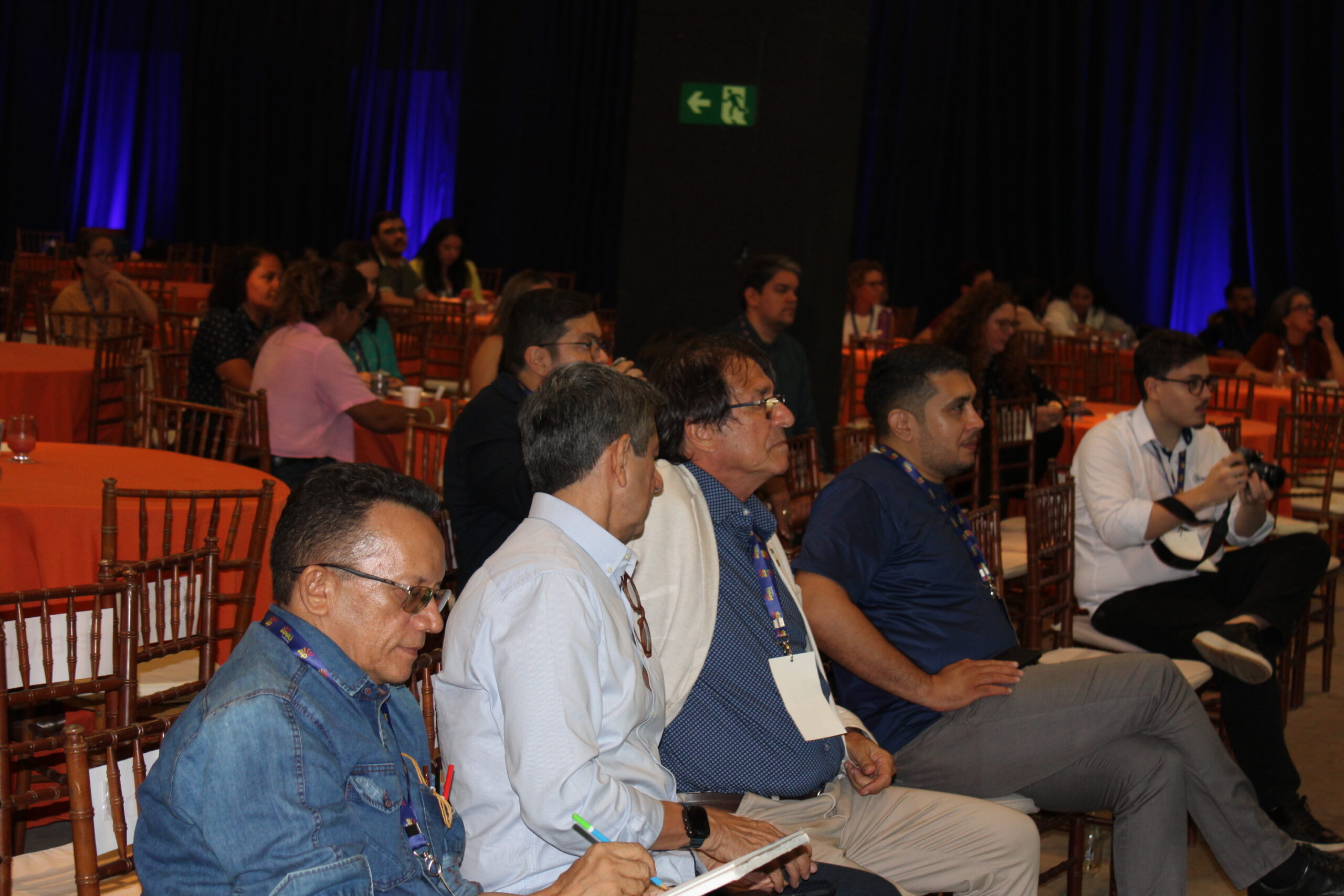 Autoridades participam e acompanham palestrantes