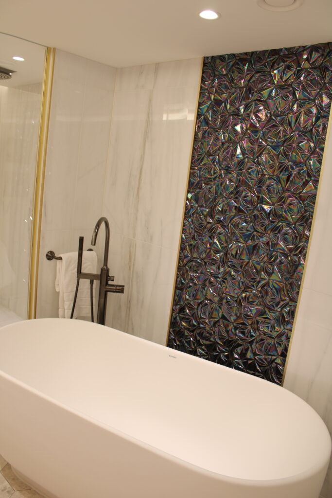 Banheira da Tomorrow Tower Suite