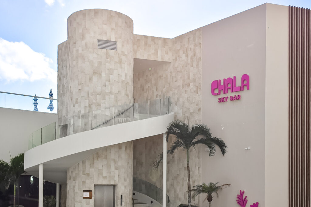 Chala Skybar no Hilton Cancun Mar Caribe All Inclusive Resort