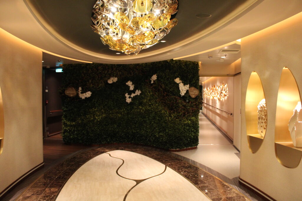 Decoração aconchegante do Spa do navio