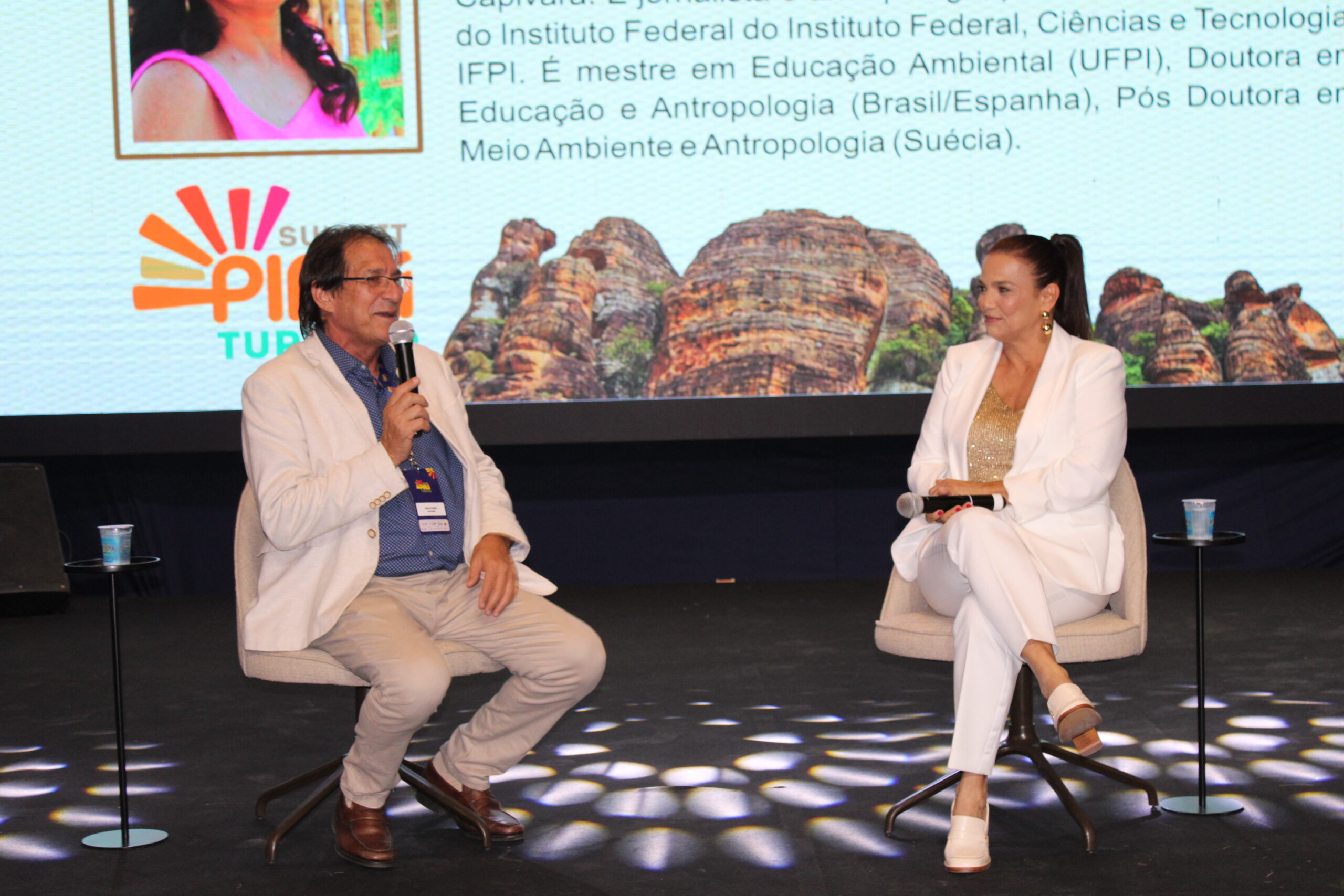 Ehrlich Cordão, organizador do evento, e organizador do evento, e Sádia Castro, idealizadora da Ópera Serra da Capivara