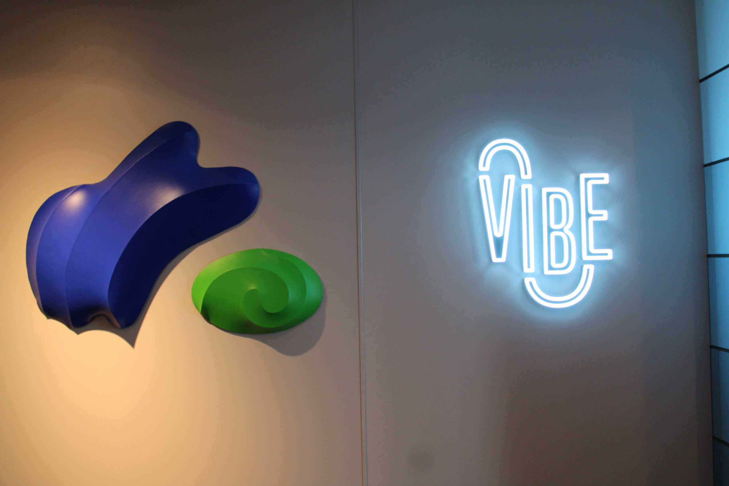 Entrada da área Vibe, exclusiva para adolescentes de 13 a 17 anos