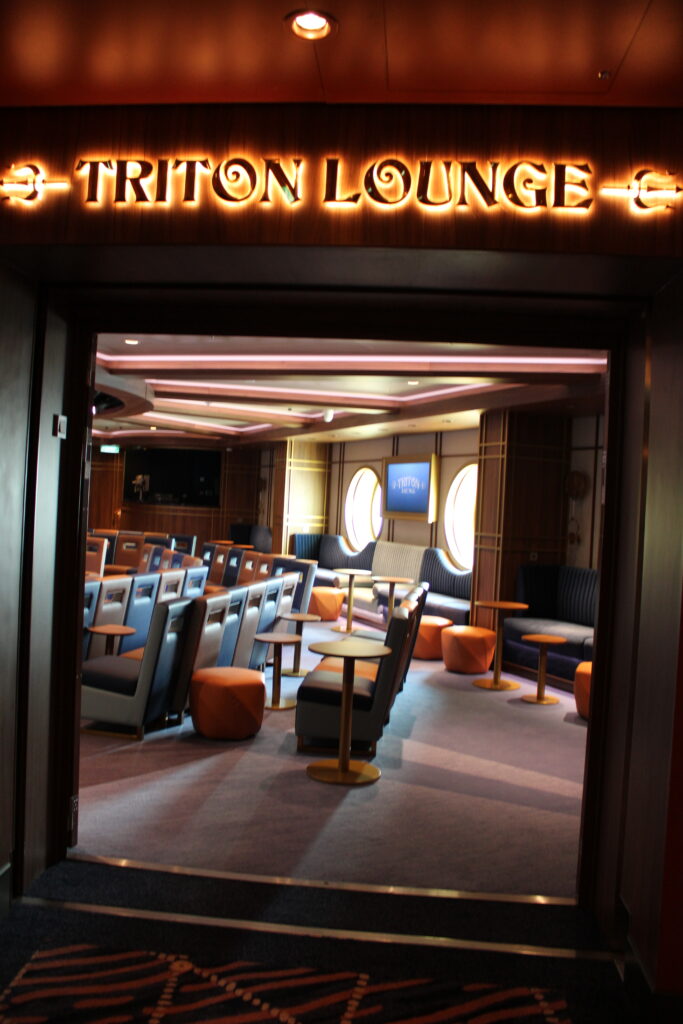 Entrada do Triton Lounge