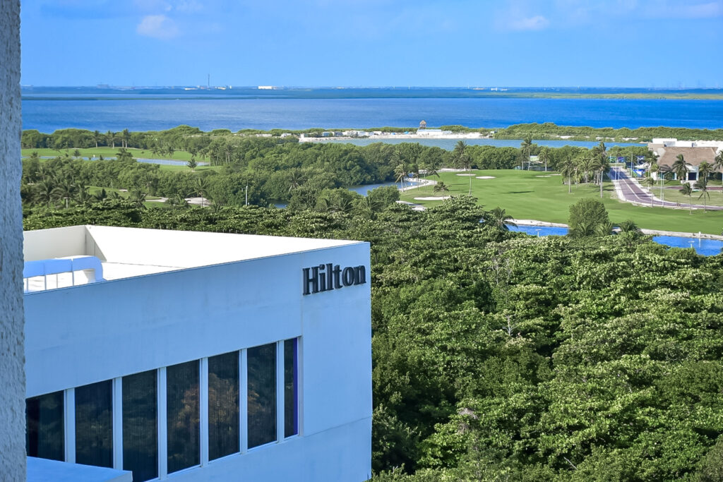 Fachada do Hilton Mar Caribe