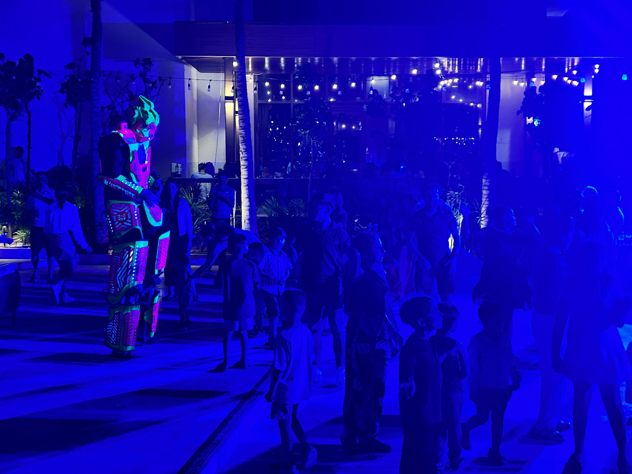 Festa com megatron no Hilton Cancún All Inclusive Resort Festa com megatron no Hilton Cancún All Inclusive Resort