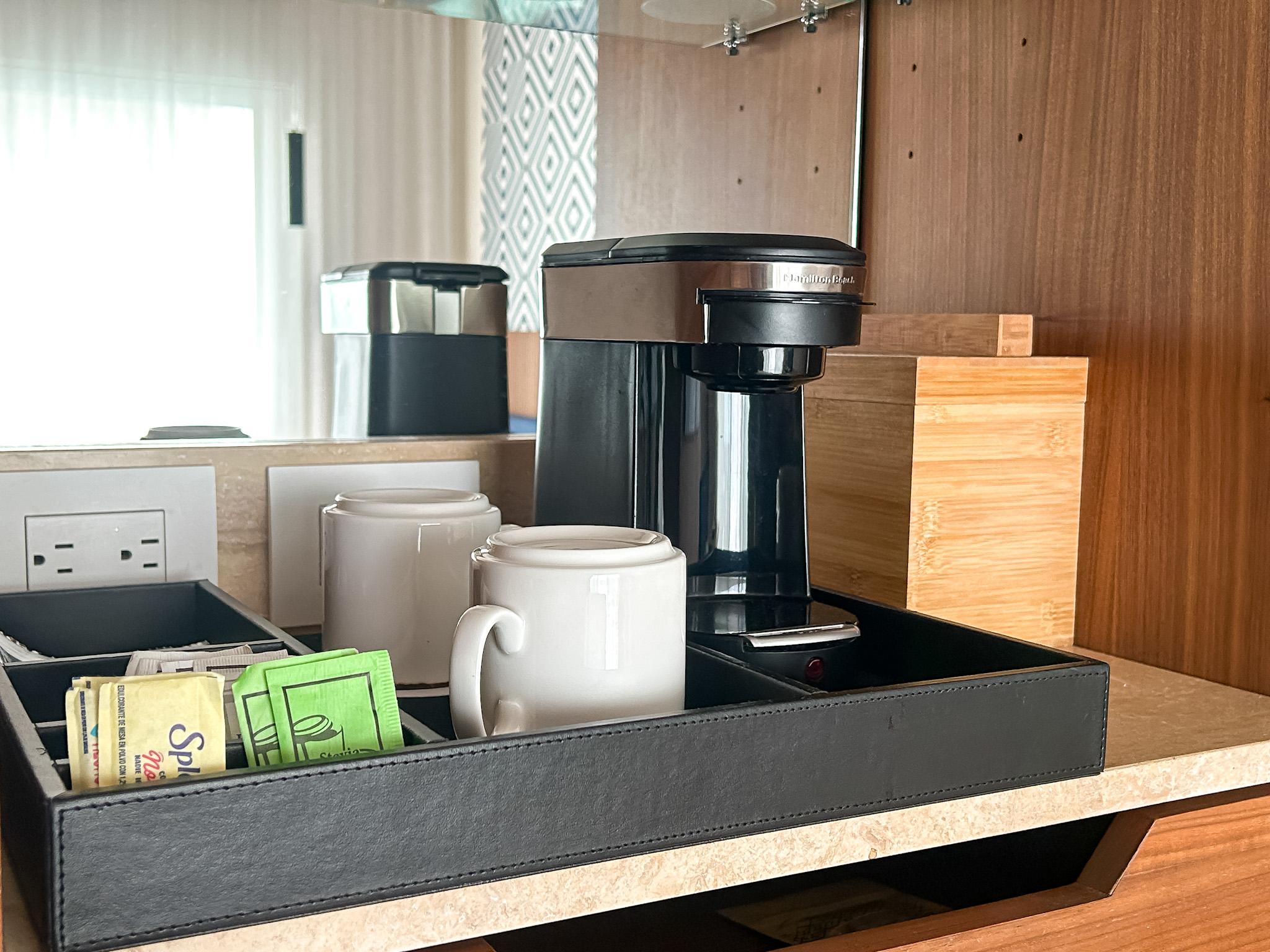 Uma máquina de café está disponível nos quartos do Hilton Cancun Mar Caribe All Inclusive Resort