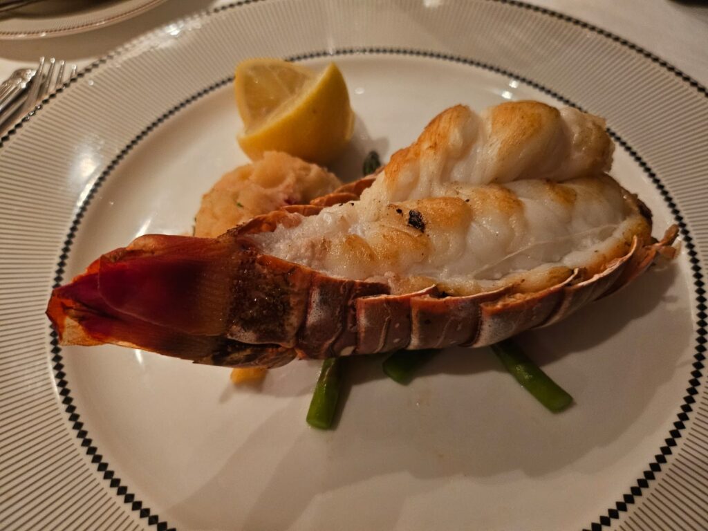 Lagosta servida no restaurante 1923