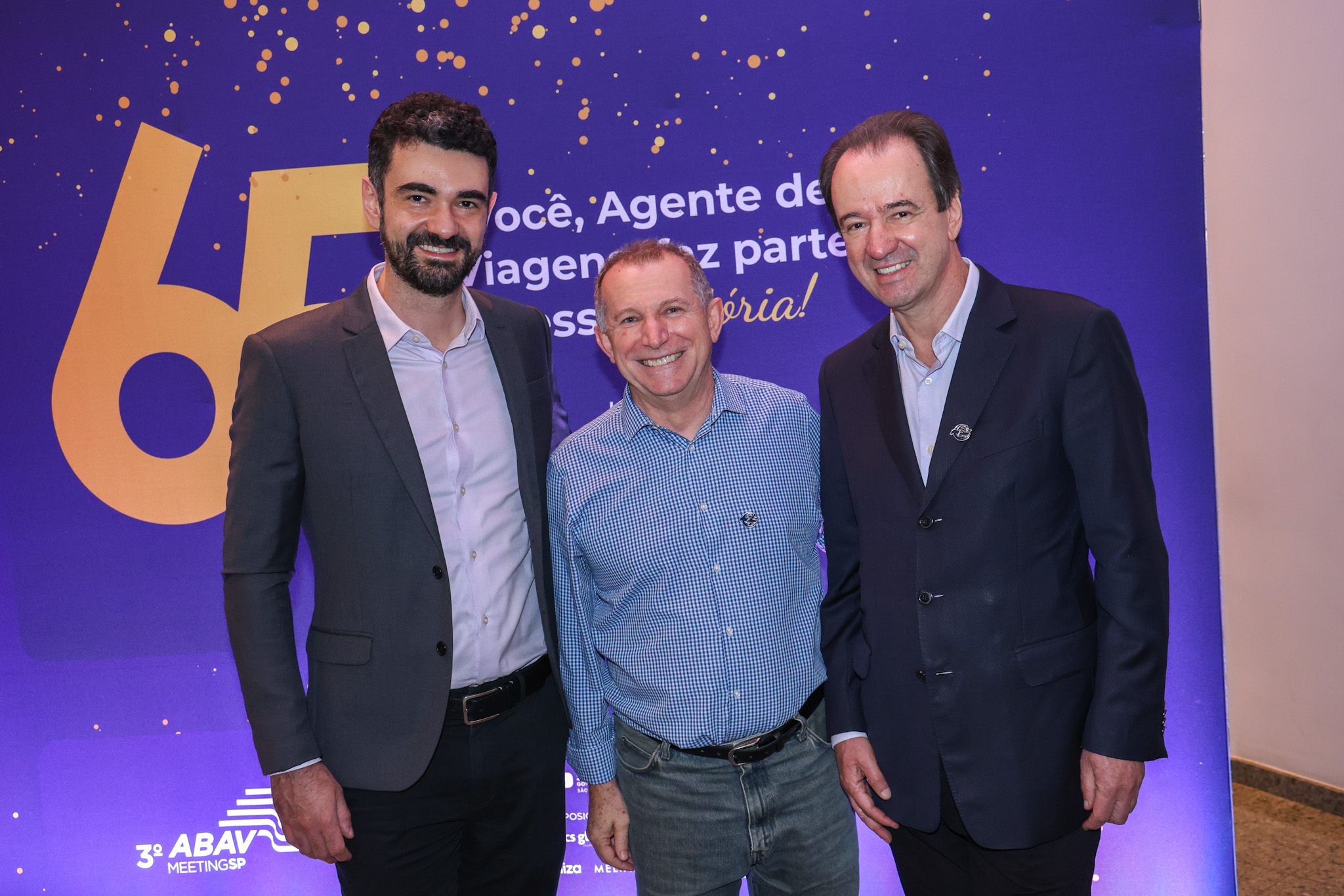 Luís Quaggio, da Ancoradouro, entre Thiago e Eduardo Barbosa, da Flot