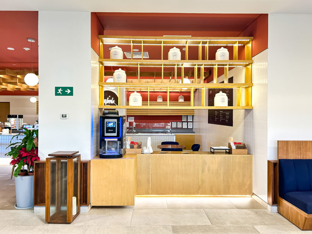 Máquina de café com livre acesso no Hilton Cancun Mar Caribe All Inclusive Resort
