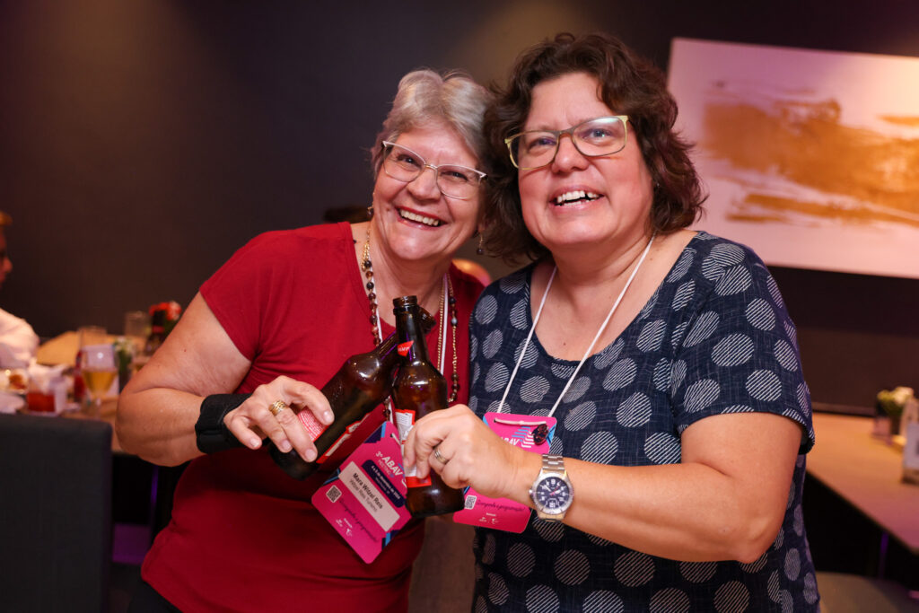 Mara Witzel, da Witzel Reis Turismo, e Jane Rodrigues, da Optium Viagens