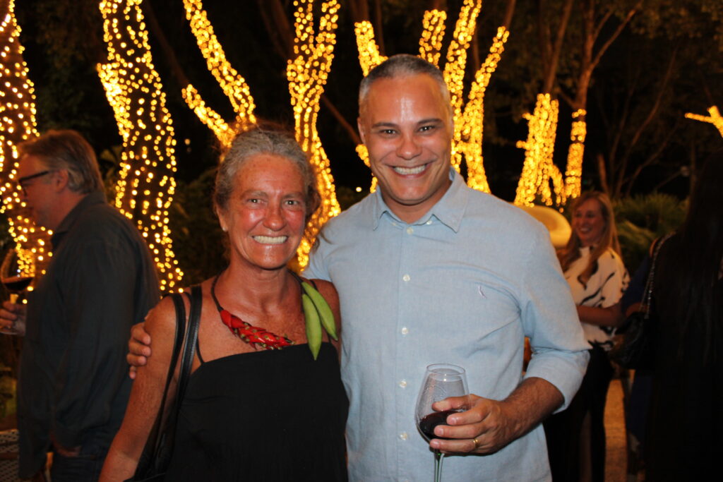 Mari Masgrau, do M&E com Marcio Nogueira, diretor Comercial da HotelDO
