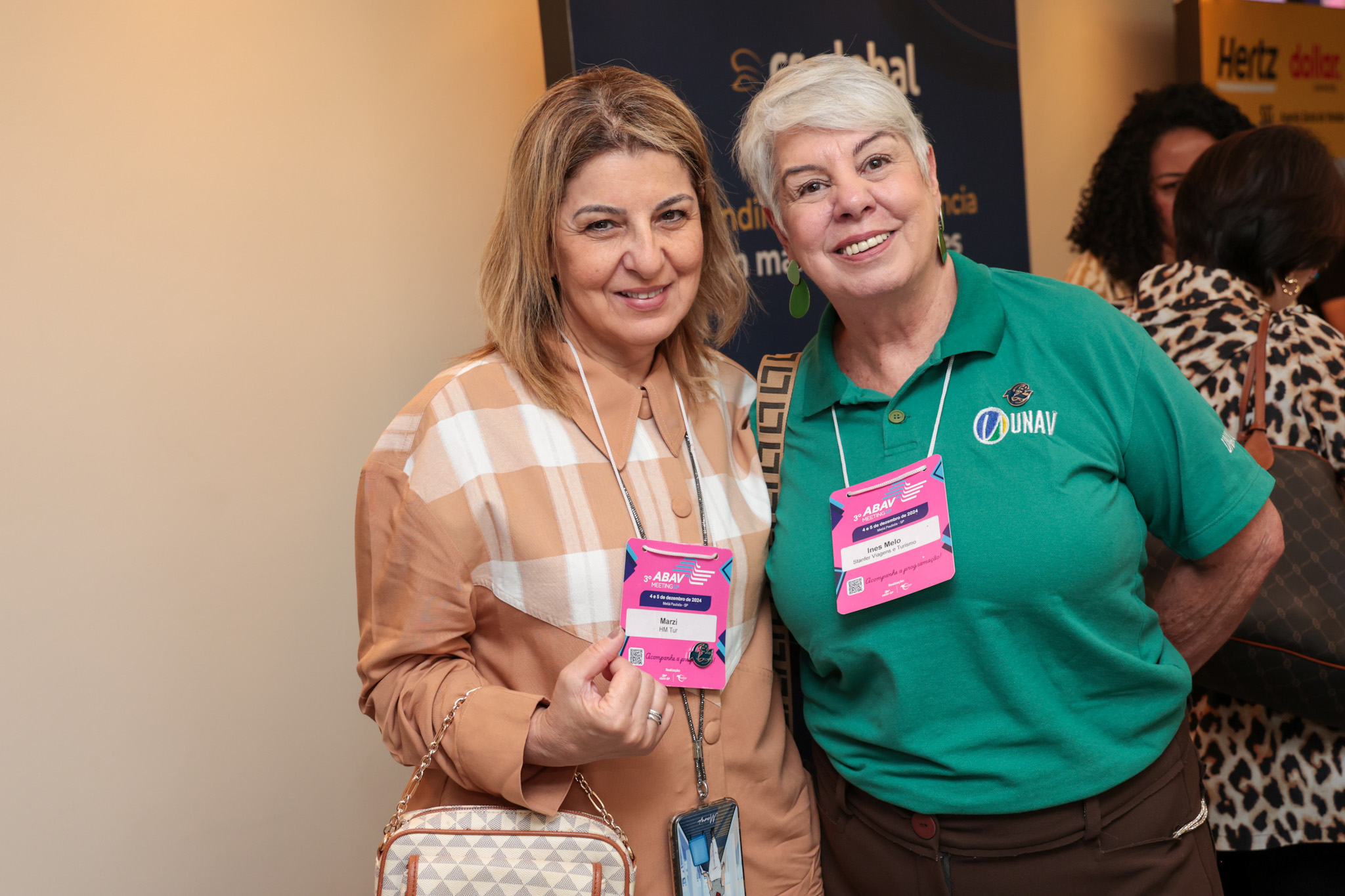 Marzi Medina, da HM Tur, e Inês Melo, da Stanfer Viagens e Turismo