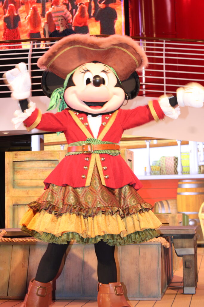 Minnie também entrou no clima da festa dos piratas
