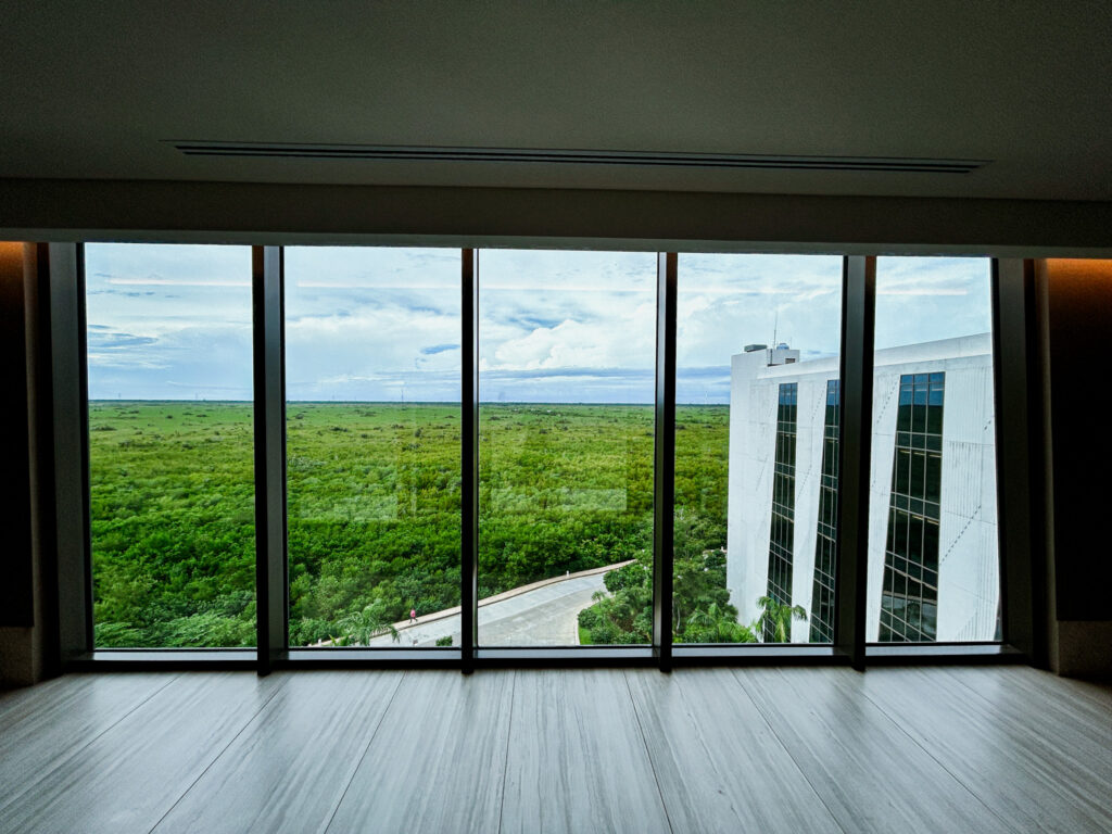 O hotel está inserido em uma reserva