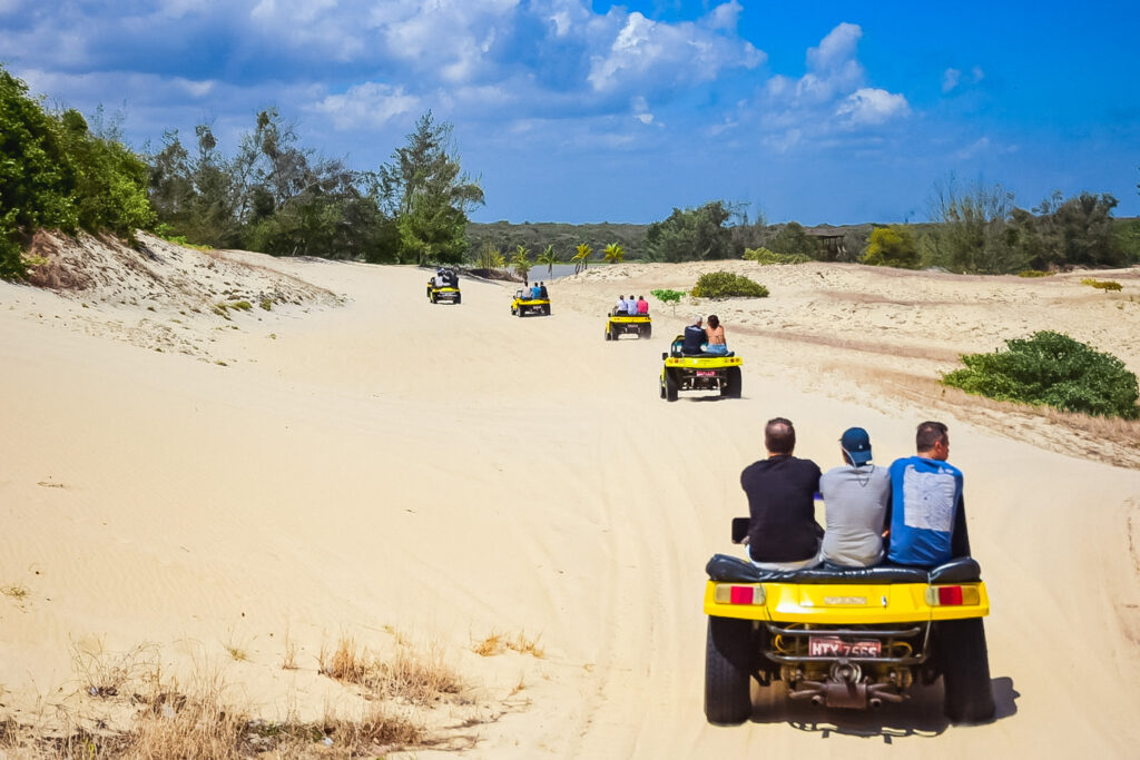 O passeio de buggy no Vila Galé Collection Sunset Cumbuco é uma atividade imperdível