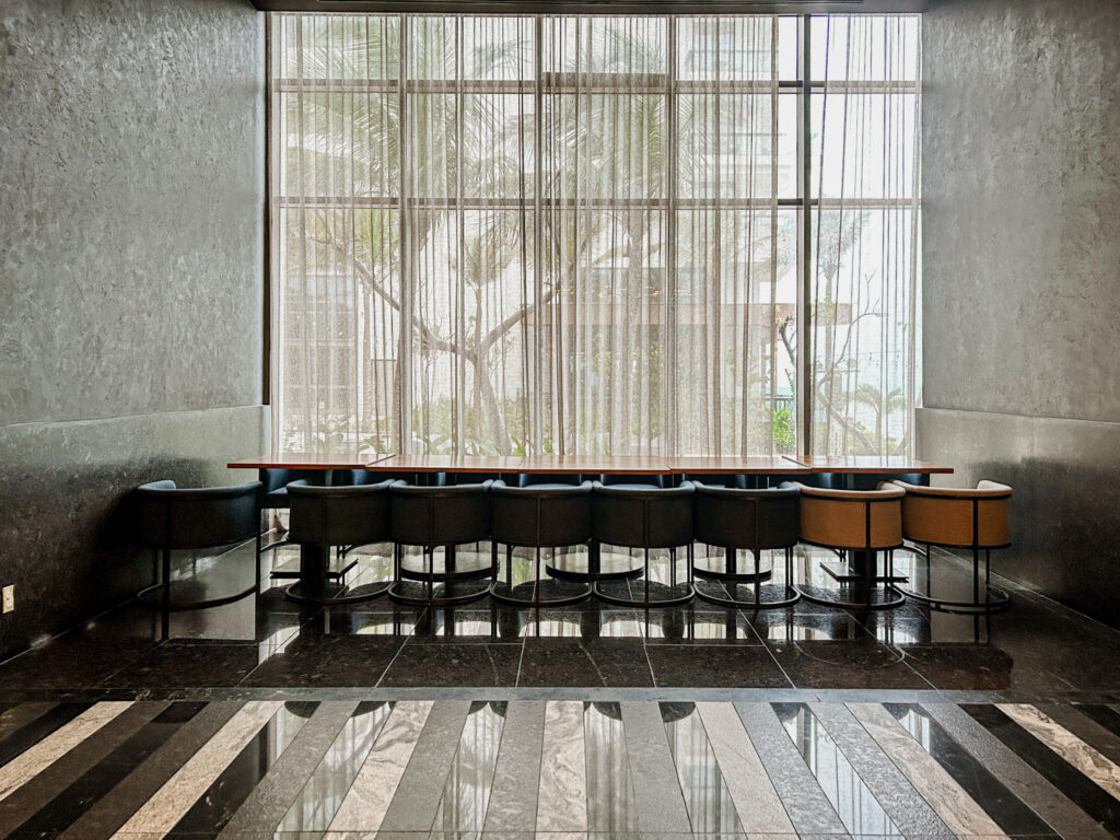 O restaurante La Luce também está apto a receber grandes grupos