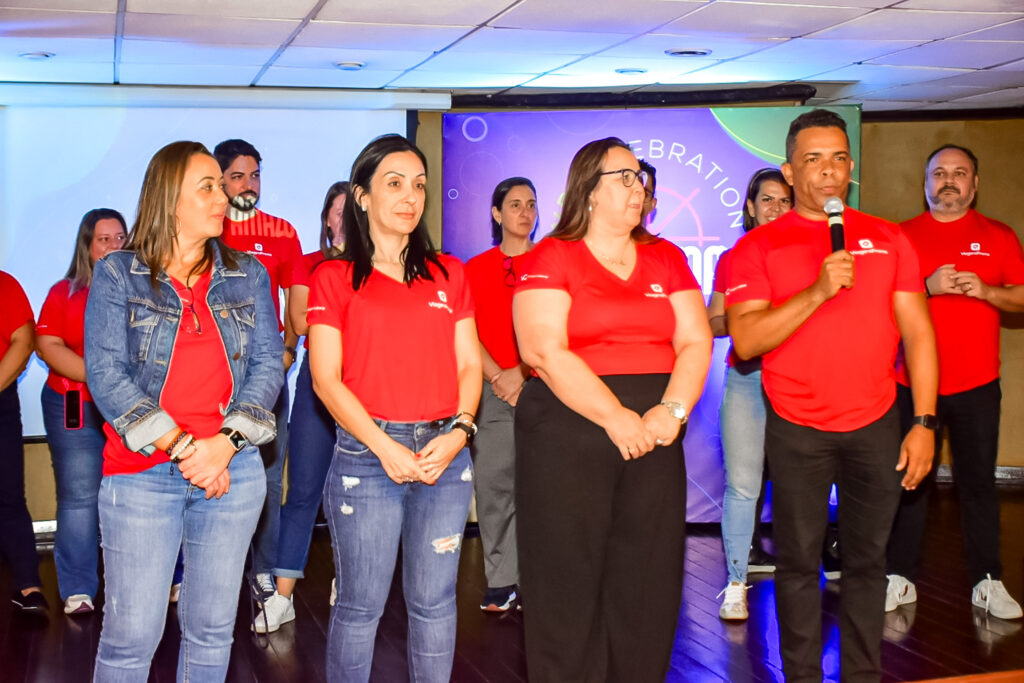 Os executivos de Vendas regionais saudaram os agentes de viagens