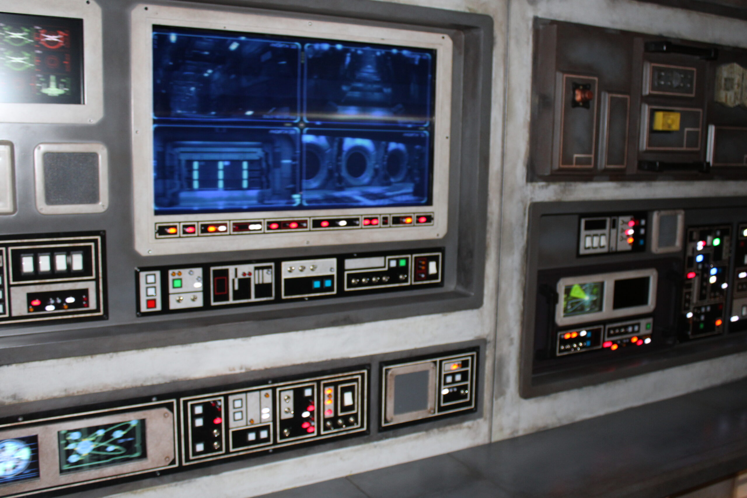 Painel de controle na área de Star Wars
