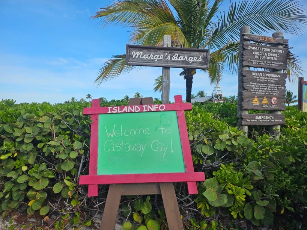 Passageiros são recebidos com boas vindas à Castaway Cay