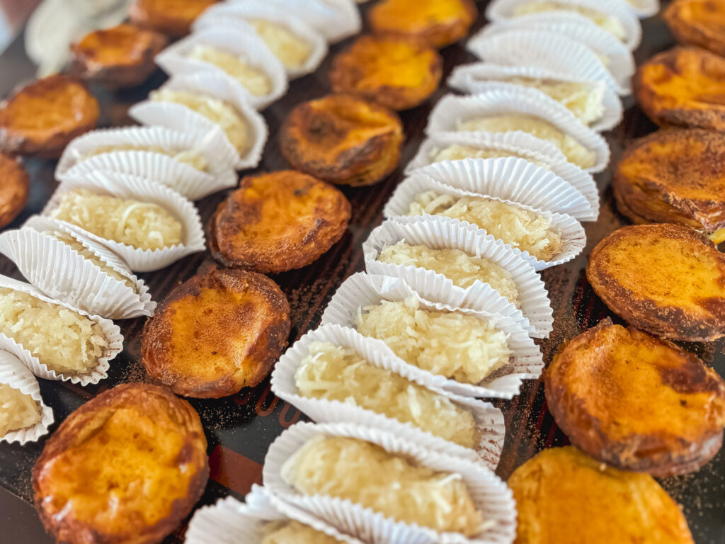 Pastel de nata e cocada para a sobremesa