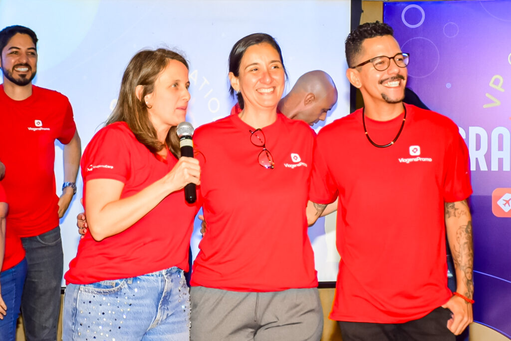 Priscila Bures, Audrey Francelino e Sérgio Dias