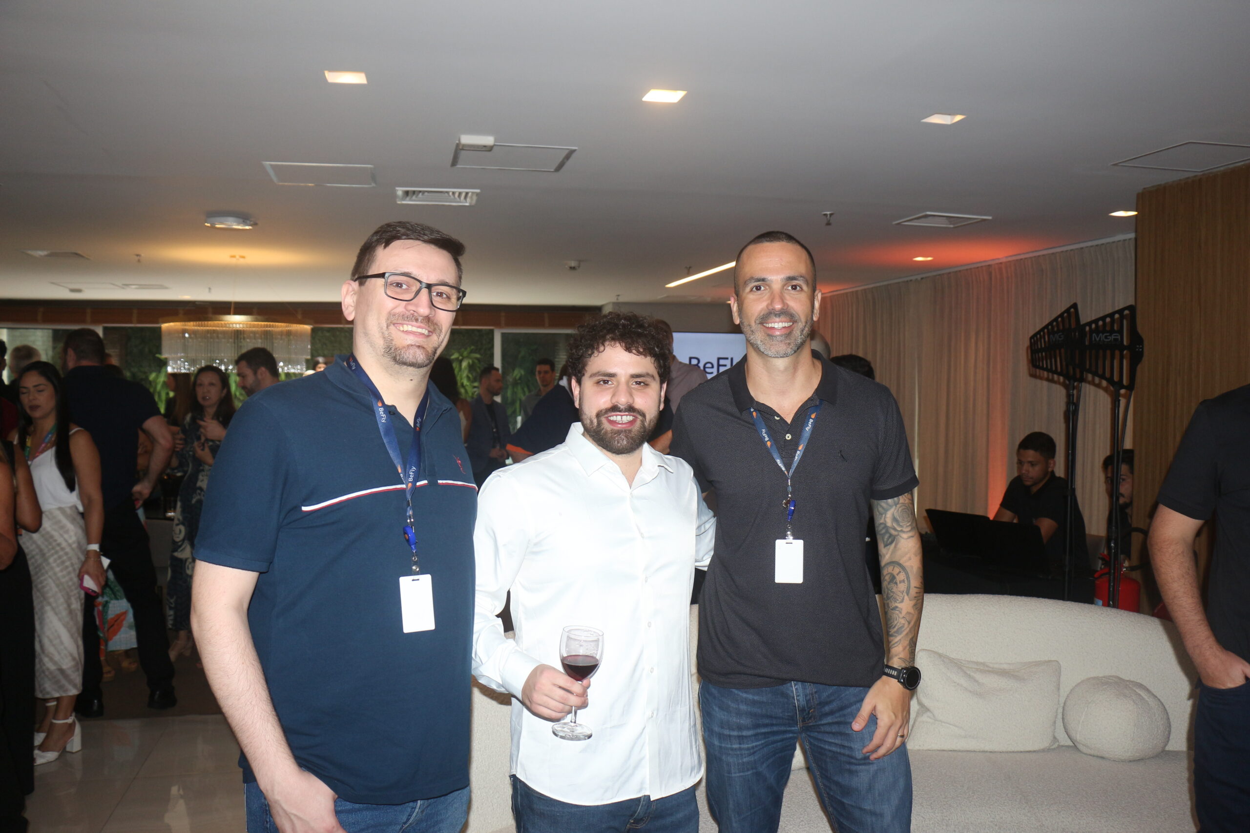 Raphael Magalhães, da Reservia, João Pedro Bárbaro, da Qualitours e Leandro Tavares, da BeFly Raphael Magalhães, da Reservia, João Pedro Bárbaro, da Qualitours e Leandro Tavares, da BeFly