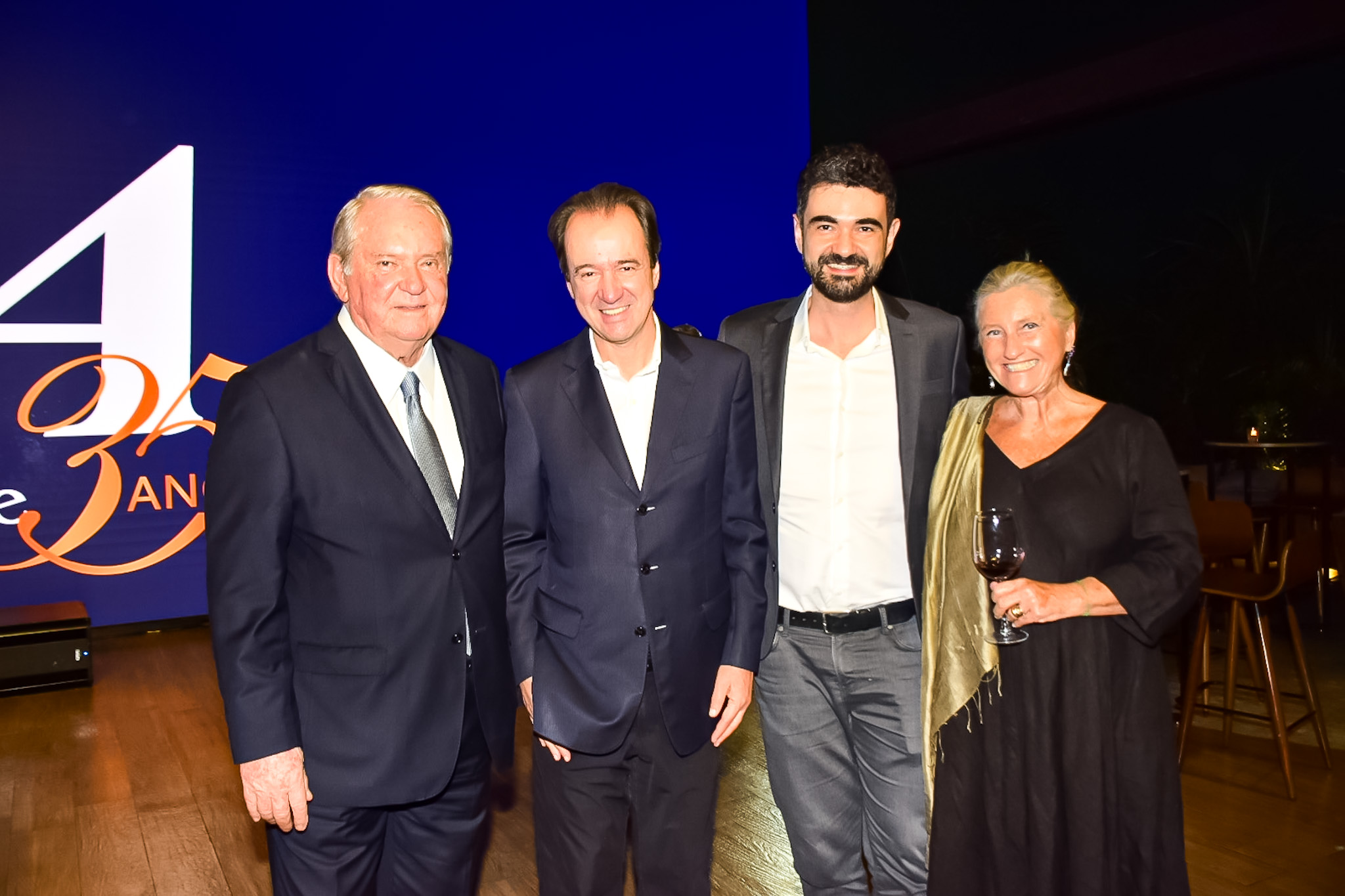 Roy Taylor e Rosa Masgrau, do M&E com Eduardo e Tiago Barbosa, da Flot