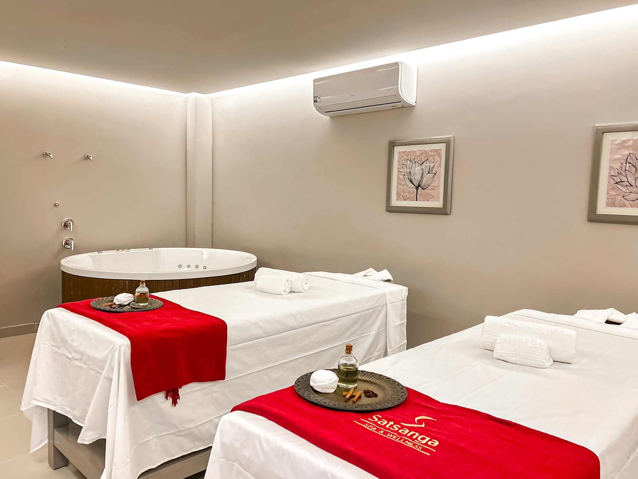 Salas para massagens de casais estão disponíveis no spa do Vila Galé Collection Sunset Cumbuco Salas para massagens de casais estão disponíveis no spa do Vila Galé Collection Sunset Cumbuco
