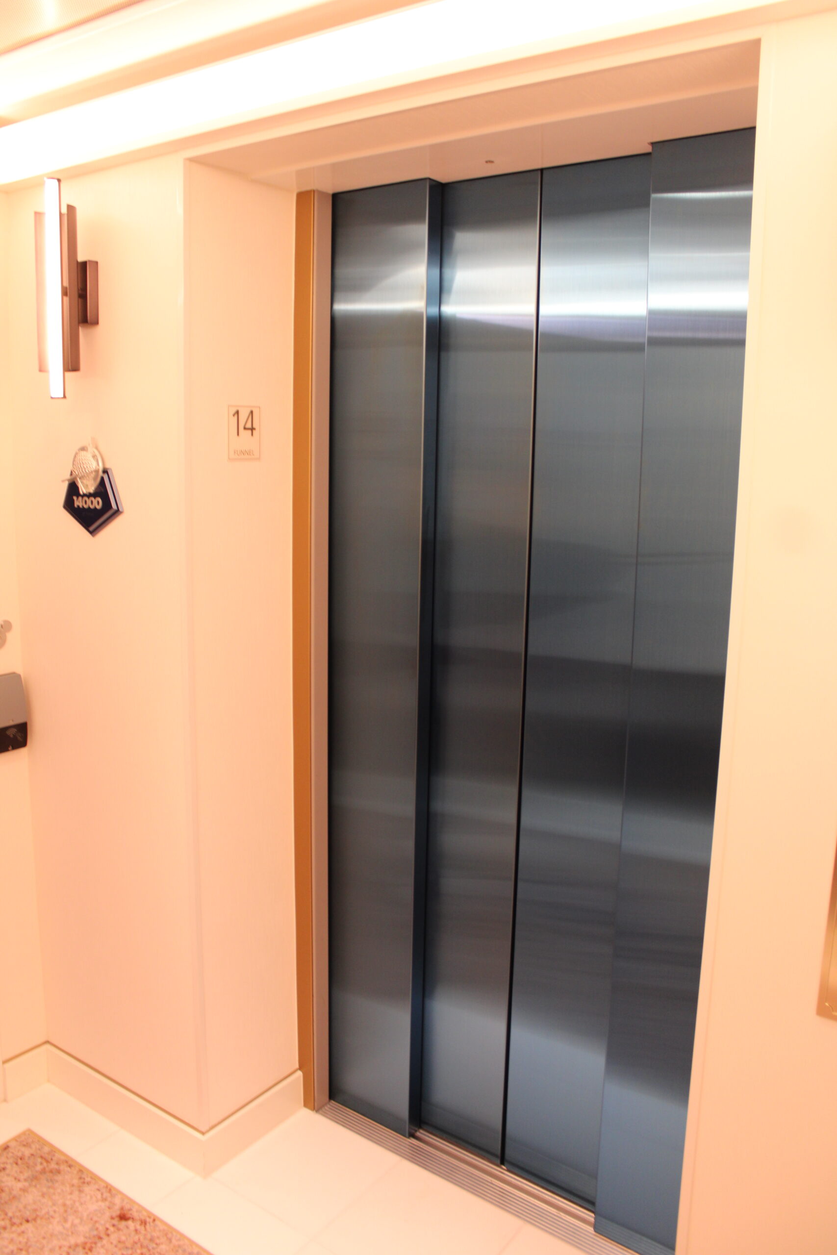 Tomorrow Tower Suite possui elevador privativo