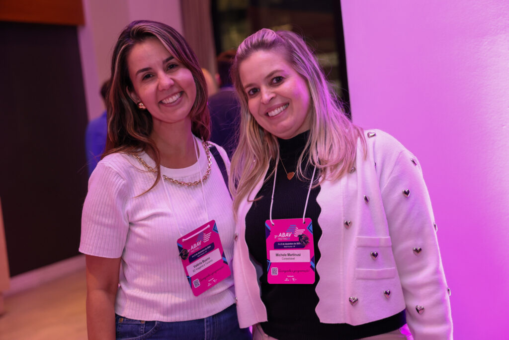 Valéria Bueno, da B2 Viagens, e Michele Martinusi, da Conextravel