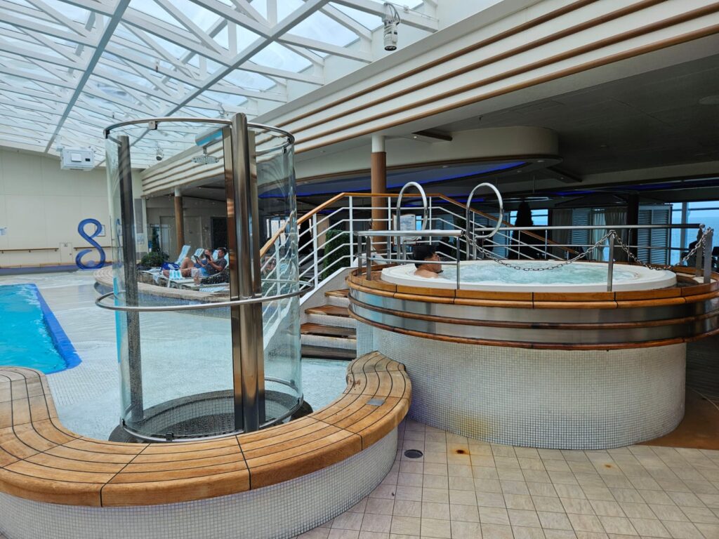 Hollywood Pool Club