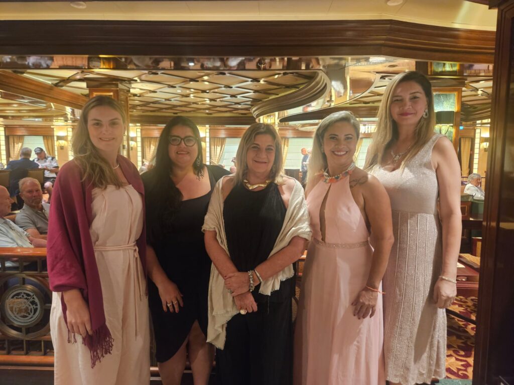 Renata Braghetta Calipo, da Alternatur, Paula Maluf, da Ponta Verde Turismo, Nassira Michelotto, da Turismo e Viagens pelo Mundo, e Eliana Nascimento e Luciana Argolo, da Valeverde Turismo Belém-PA Brasil