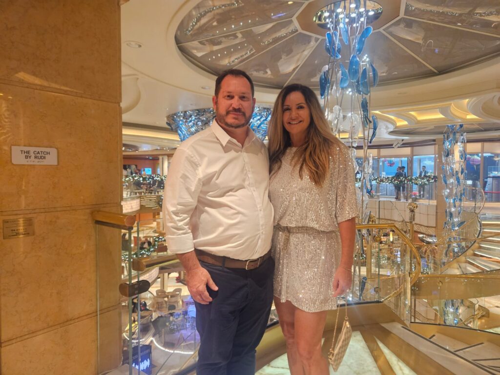 Pablo Zabala, da Discover Cruises, e Deni Beduschi, da LTN Brasil Blumenau
