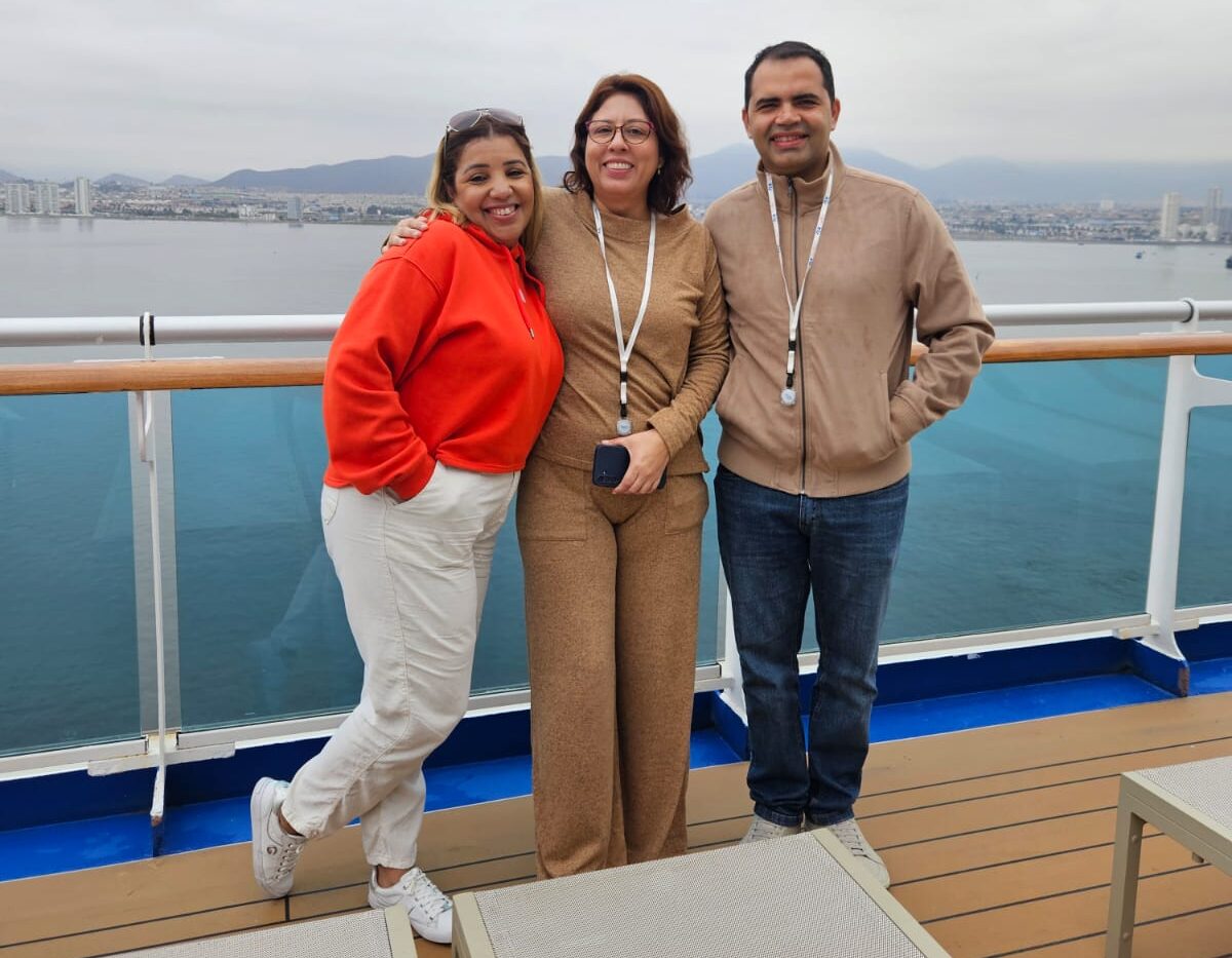 Thabita Roldão, da Roldão Tur, Líz Räda, da Discover Cruises, e Flavio Couto, da Vope Thabita Roldão, da Roldão Tur, Líz Räda, da Discover Cruises, e Flavio Couto, da Vope