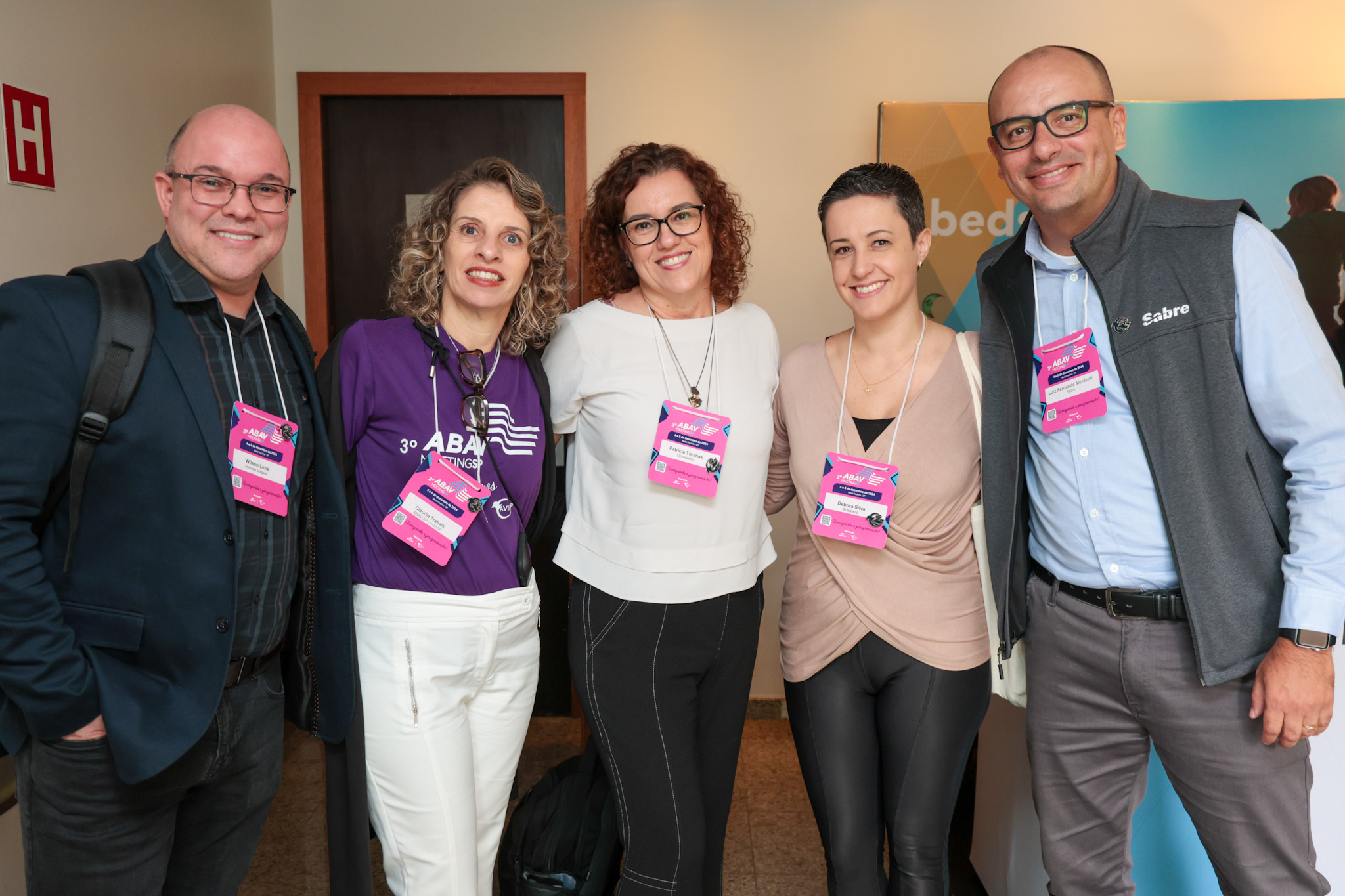 Wilson Lima, da Hostway Viagens, Claudia Traballi, da Abav-SP Aviesp, Patrícia Thomas, da Omnibees, Débora Silva, da Bradesco, e Luiz Fernando Mordenti, do Sabre