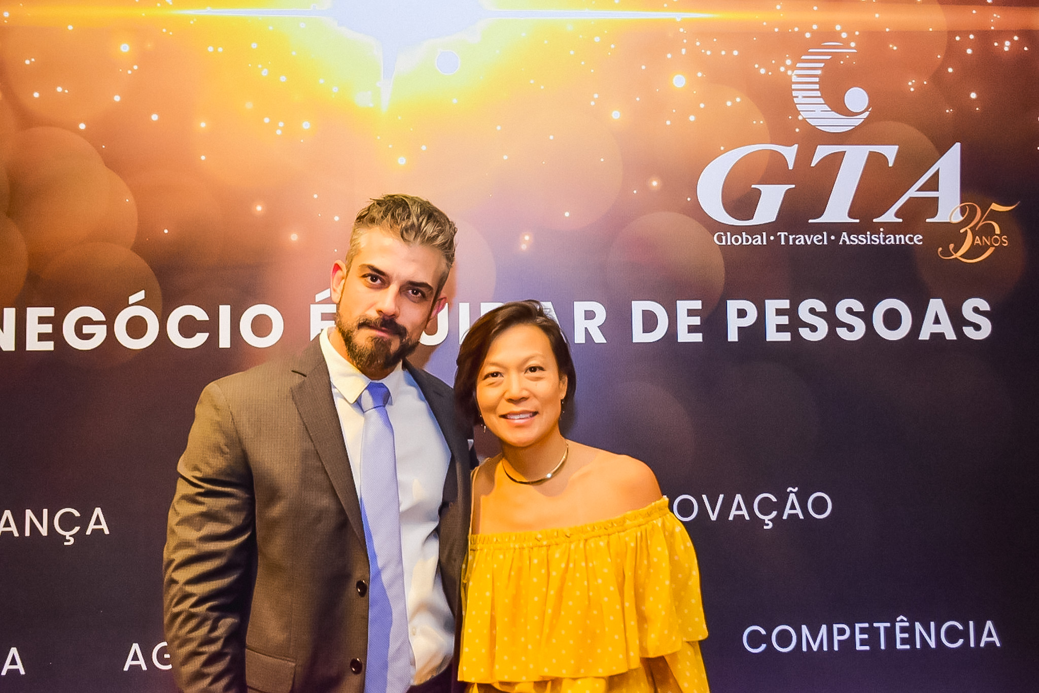 Yumi Chibusa e Felipe Abbud da Tochatour