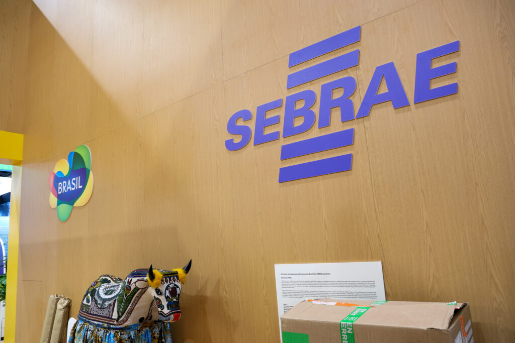 Estande da Embratur em parceria com o Sebrae
