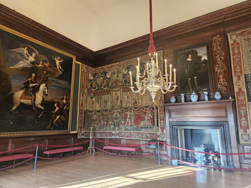 A Câmara de Presença do Rei (The King’s Presence Chamber)